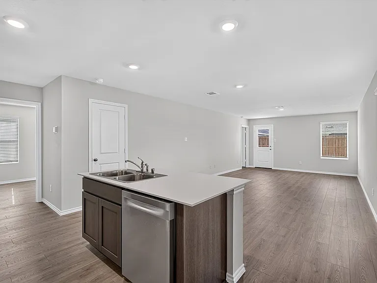 1121 Southfield Dr — Photo 10