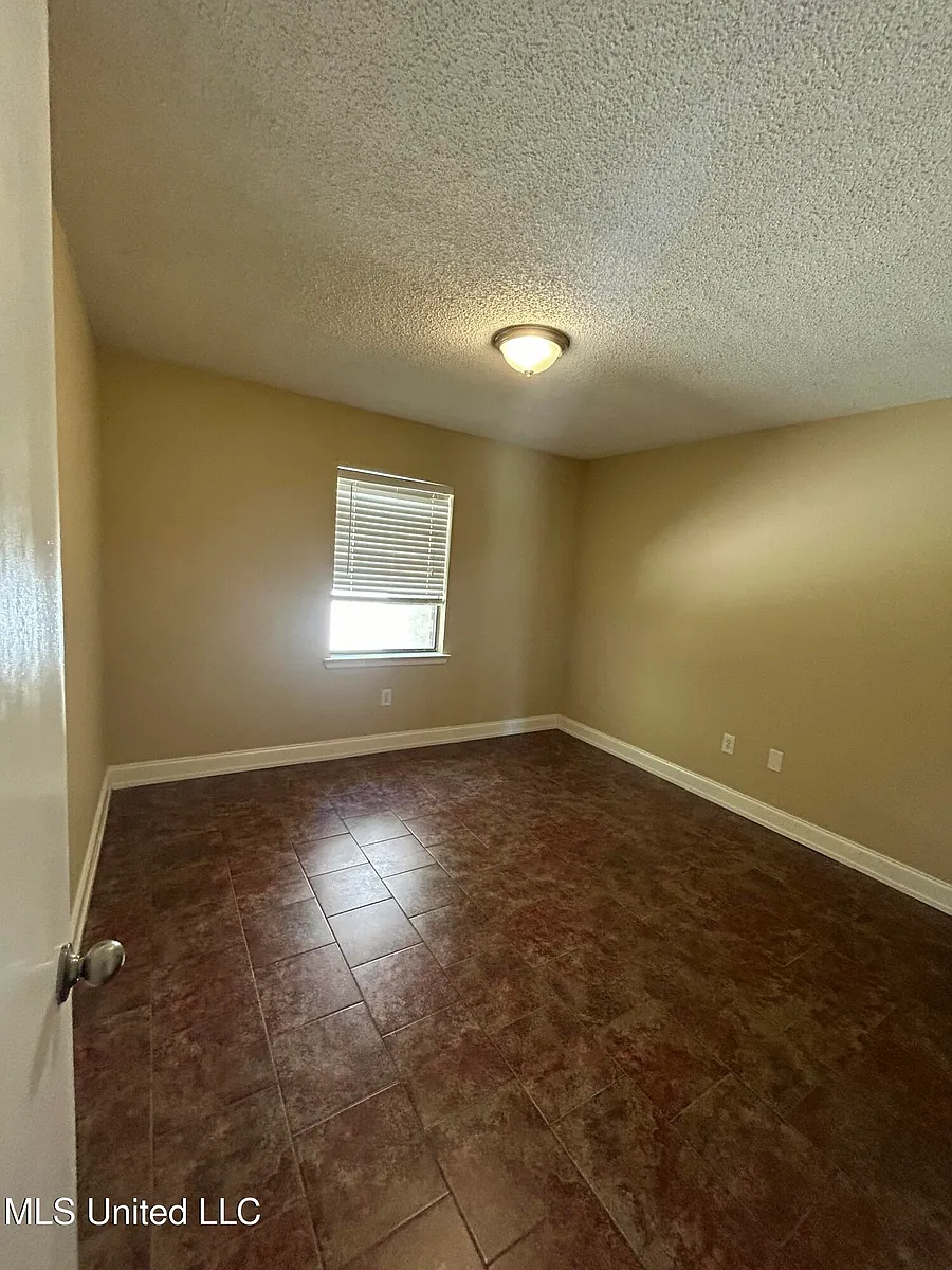 Building Photo - 3403 54th Ave #D