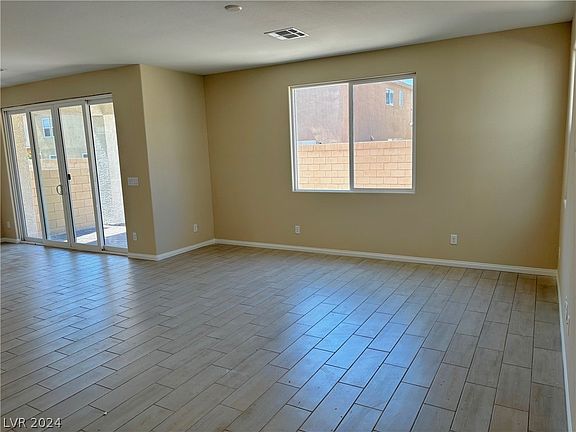 5th image of 3229 Cromford Dr