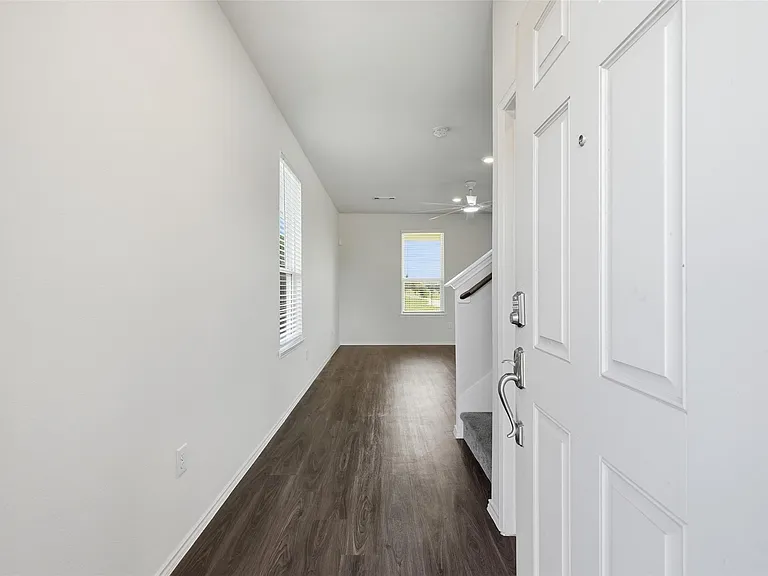 25626 Pannier Pl — Photo 3