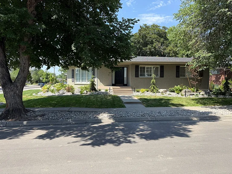 1933 E Bryan Ave — Photo 12