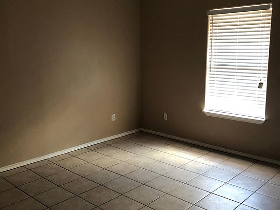 4th image of 4113 W La Guardia Ln APT 4