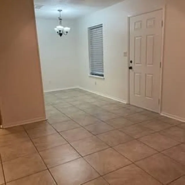 2 bed, 768 sqft, $1,100 — Photo 4