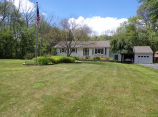 23 Hemlock St, Douglas, MA 01516