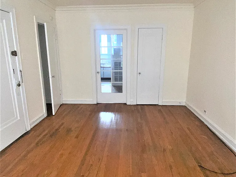 4439 1/2 N Wolcott Ave #1W — Photo 3