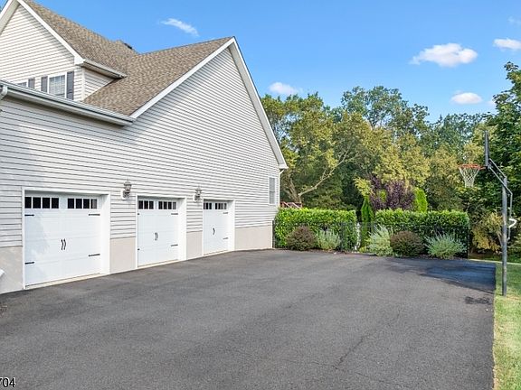 2nd image of 41 White Meadow Rd