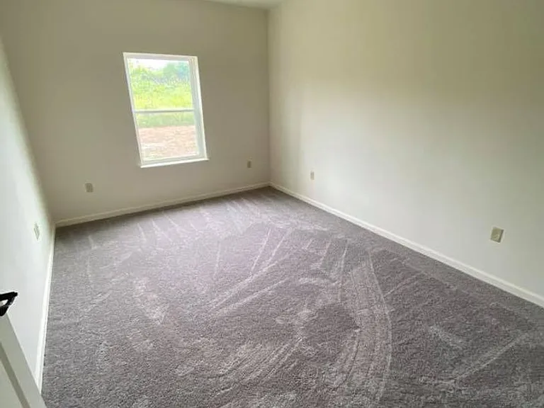 215 Kenlee Dr — Photo 10