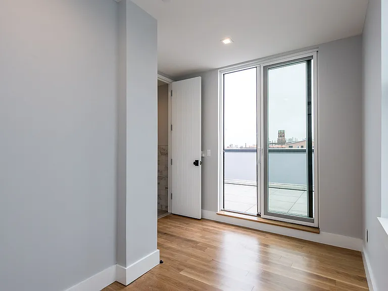 34 Belvedere St #4A — Photo 16