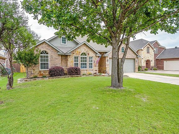 3rd image of 309 Hidden Lake Ct