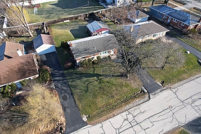1st image of 112 6th St