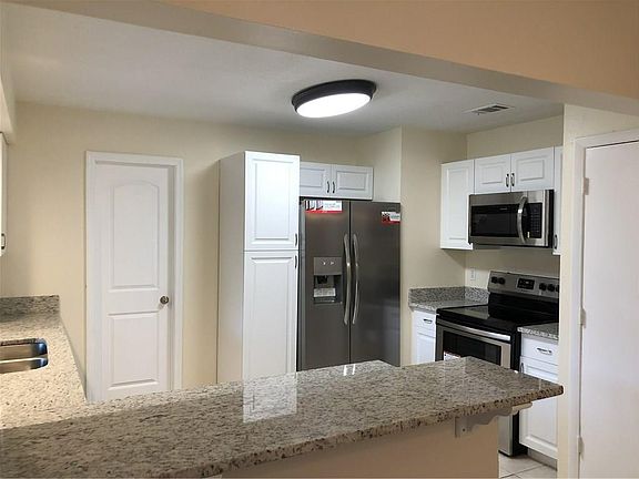 2nd image of 1314 SE Buckingham Terrace