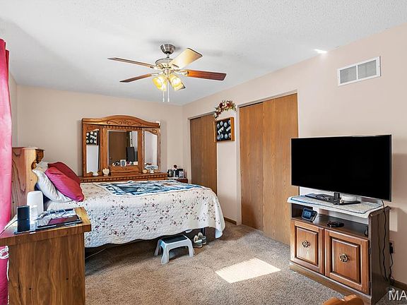 5th image of 7049 Carriage Hills Mdws