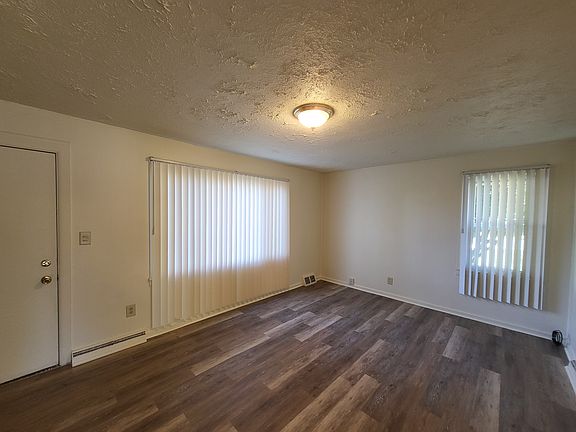3rd image of 2039 Dryden St