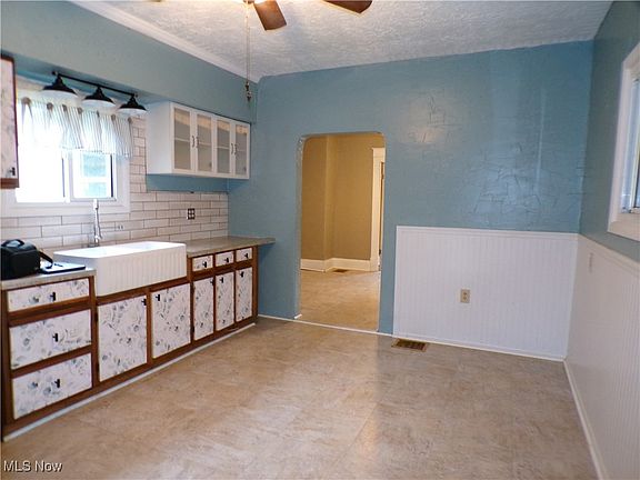 4th image of 1746 Blosser Ln
