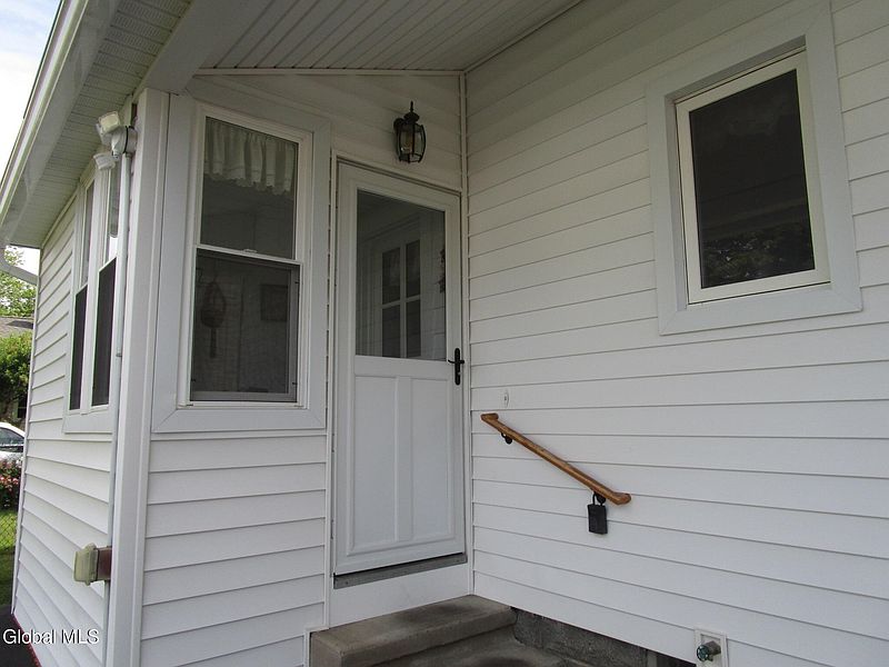 5th image of 3025 Cox Avenue