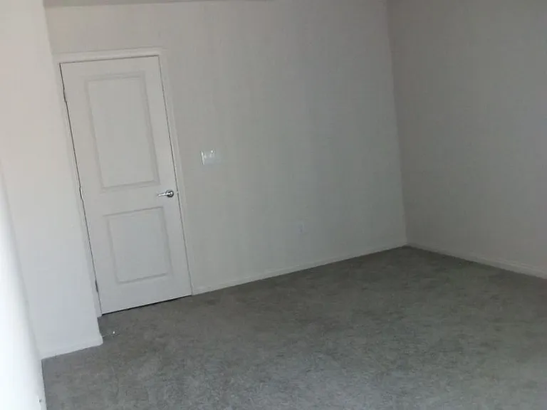 2866 Coral Cascade Ct — Photo 33