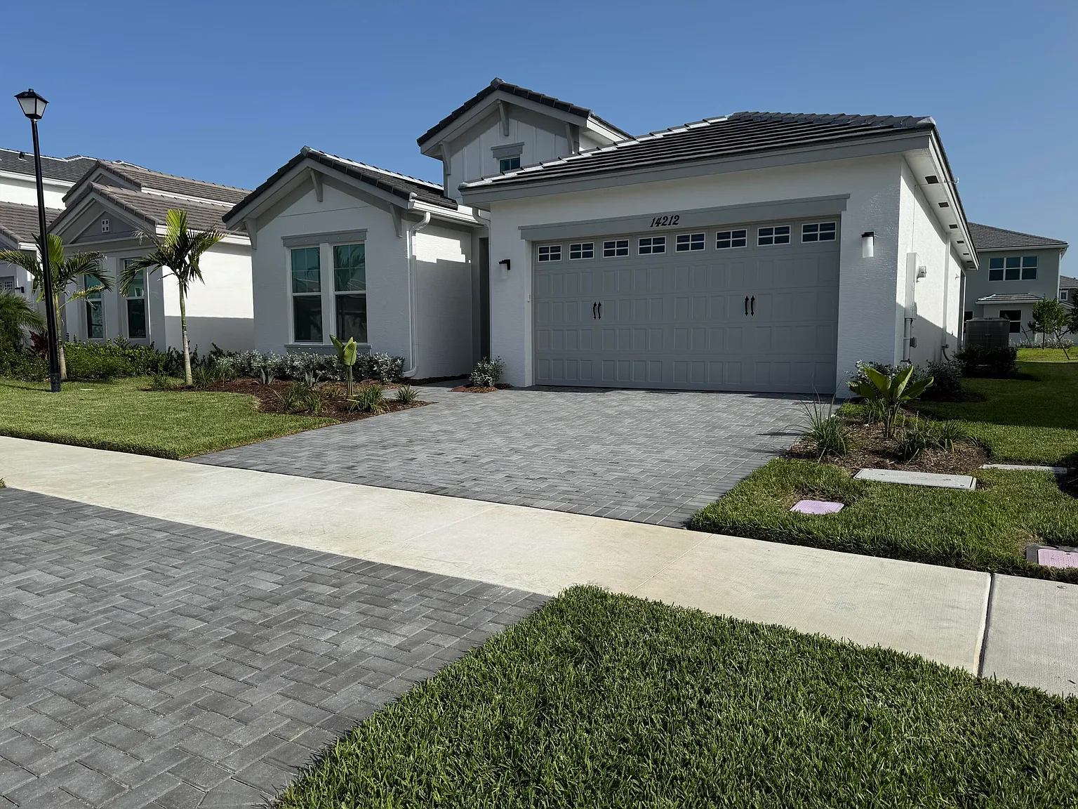 3 bed, 2.0 bath, 1644 sqft, $3,600 — Photo 2