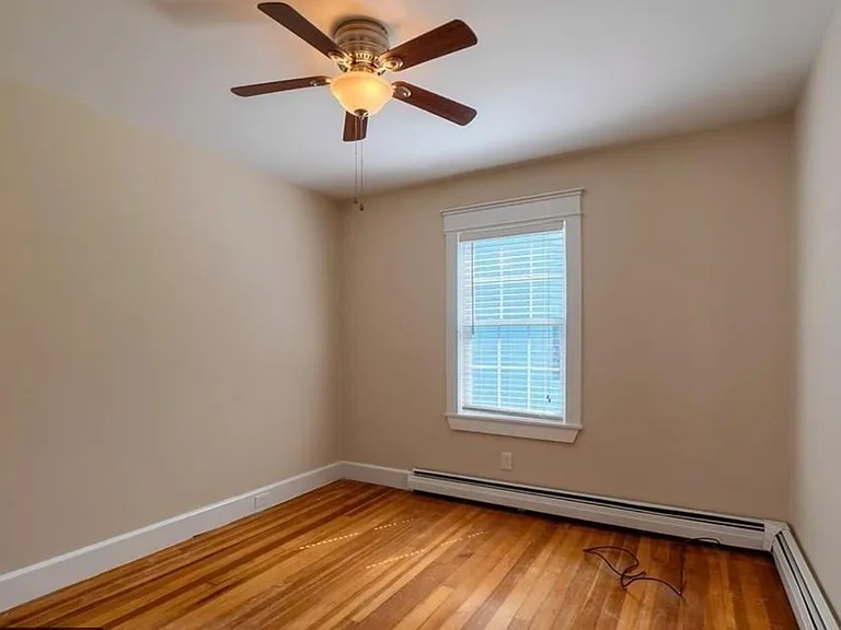 142 E Meadow Rd — Photo 17