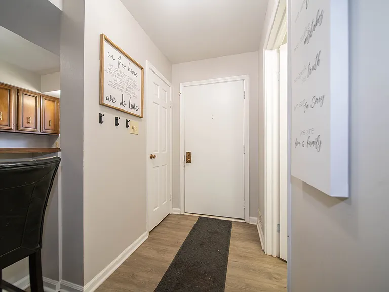 2257 Rome Dr — Photo 5