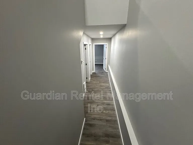 215 Langworthy St #7 — Photo 6