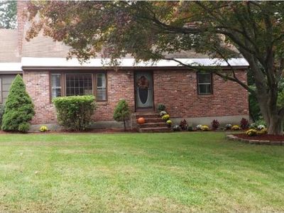 8 Rustic Ln, Plaistow, NH, 03865
