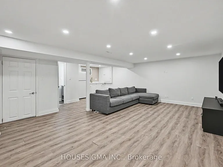 444 Withnell Cres — Photo 27