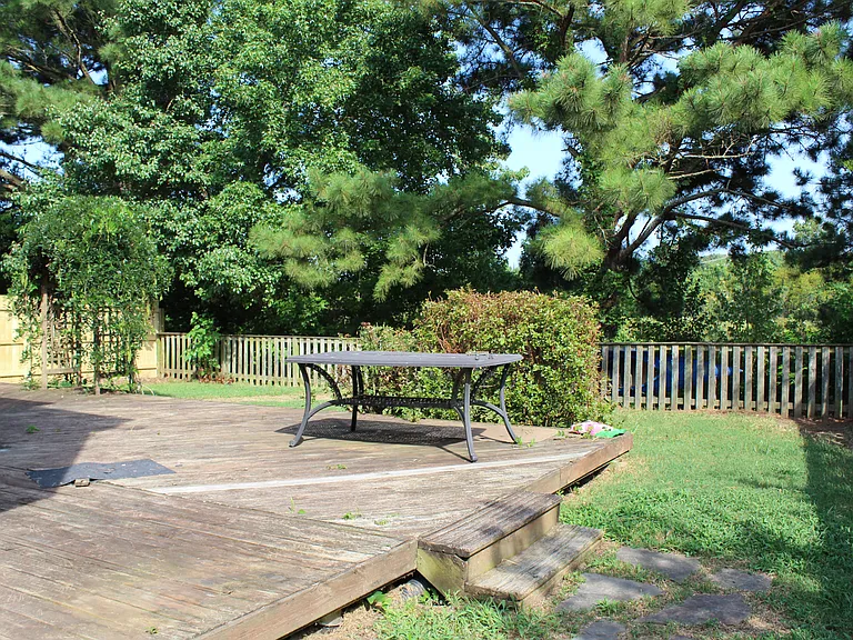 1740 Bernstein Dr — Photo 25