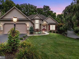 2403 Rolling Hills Dr, Mechanicsburg, PA 17055
