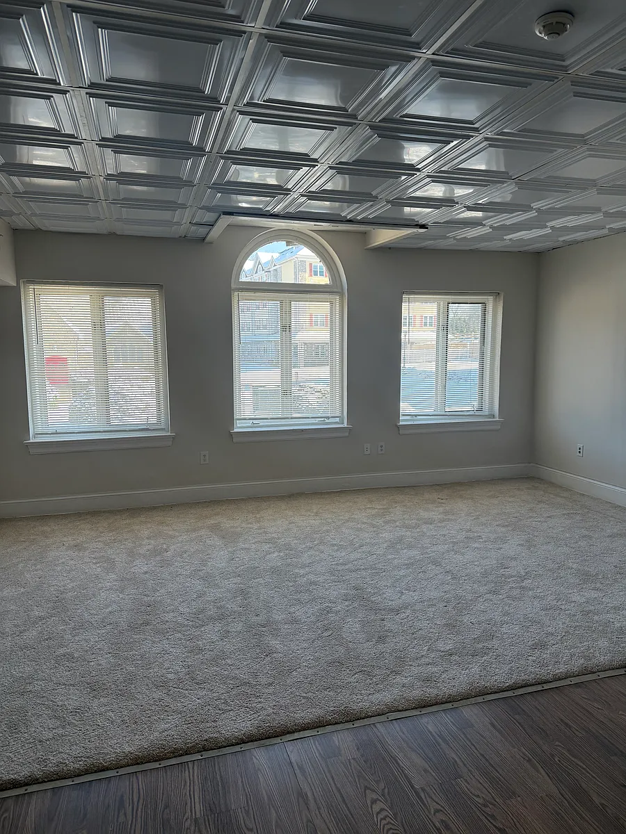 Living Room - 475 York Rd