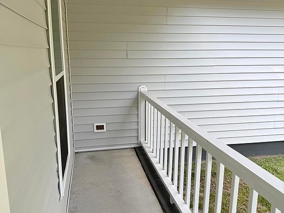 3rd image of 630 Lilac Lane