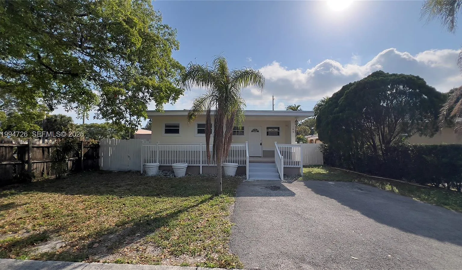 Town Of Hallandale B-13 — Photo 1