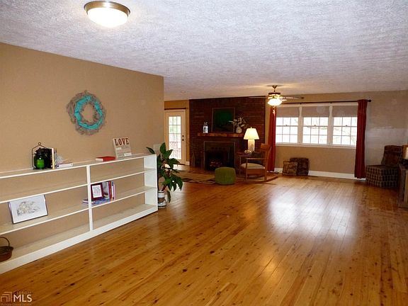 Open Living Spaces with Hardwoods