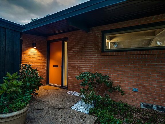 5th image of 10722 Royal Springs Dr