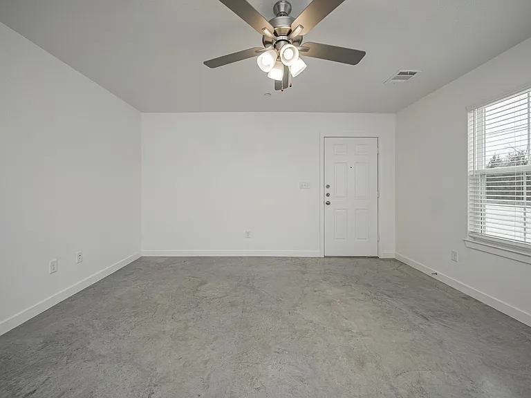 1250 Croft Ln — Photo 10