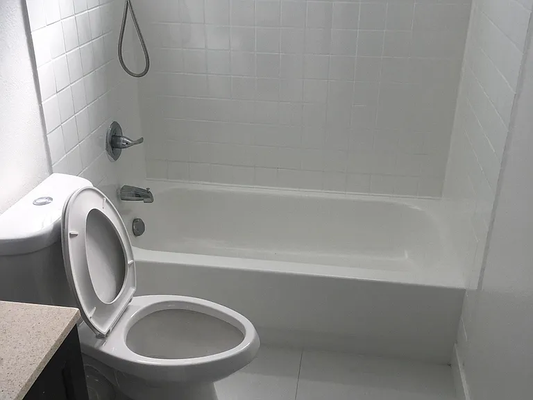 11248 Emelita St #6 — Photo 9