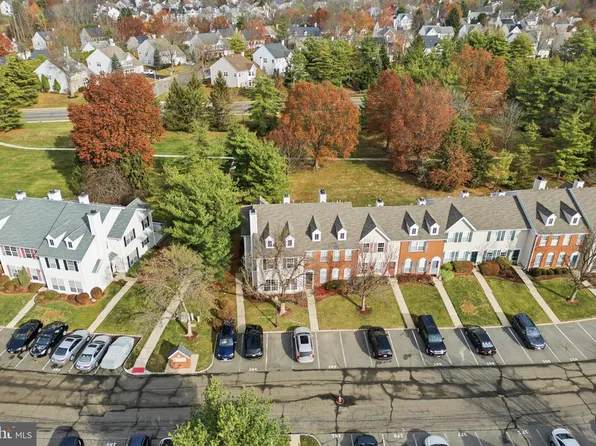 164 Shrewsbury Ct, Pennington, NJ 08534