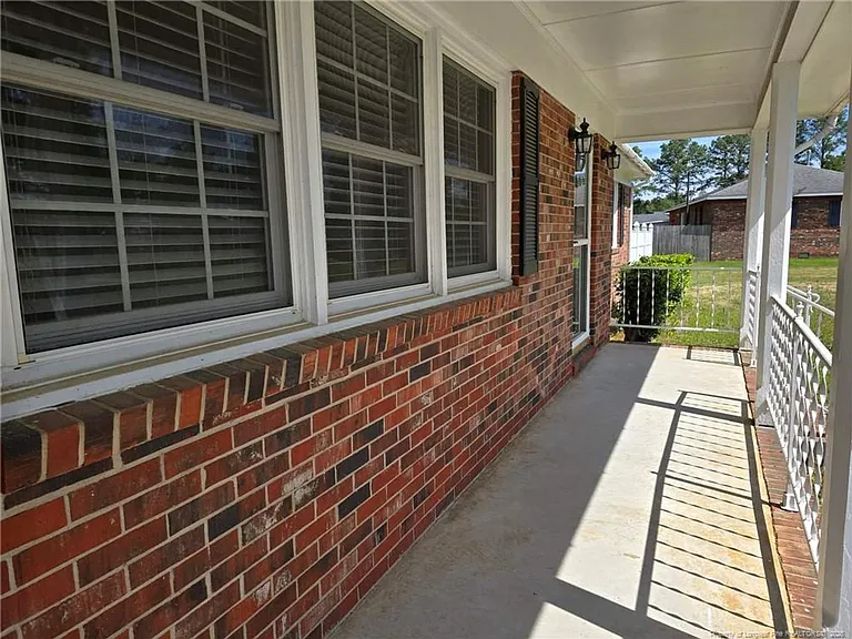 5410 Laramie Ct — Photo 2