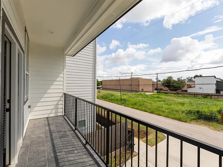 1825 Northwood Rd — Photo 36