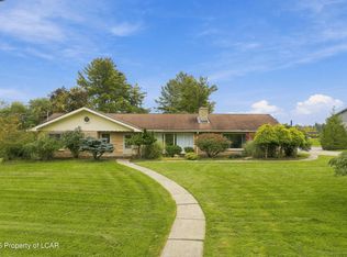 4 Joe Pag Ln, Dallas, PA 18612