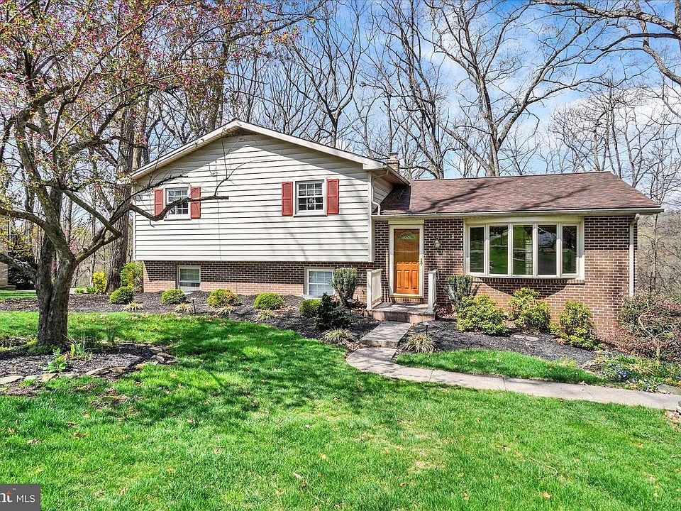 1st image of 319 Holyoke Dr