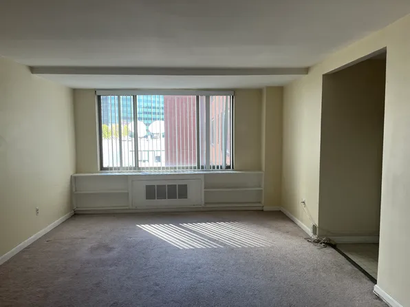 1121 Arlington Blvd, Arlington, VA