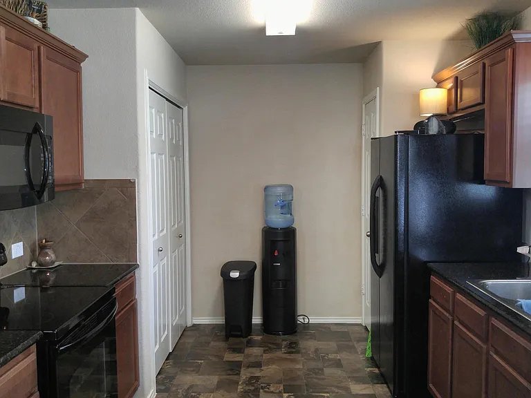 911 Craters Of The Moon Blvd — Photo 4