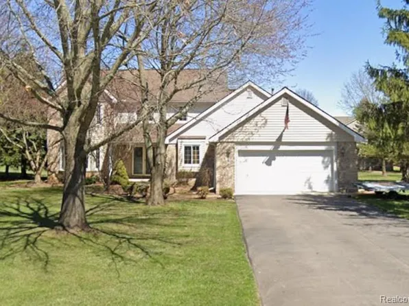 10091 Newfound Gap, Brighton, MI 48114