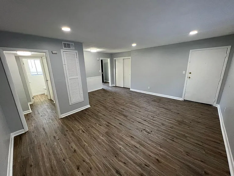 Glendale Place Apartments 2 — Photo 15