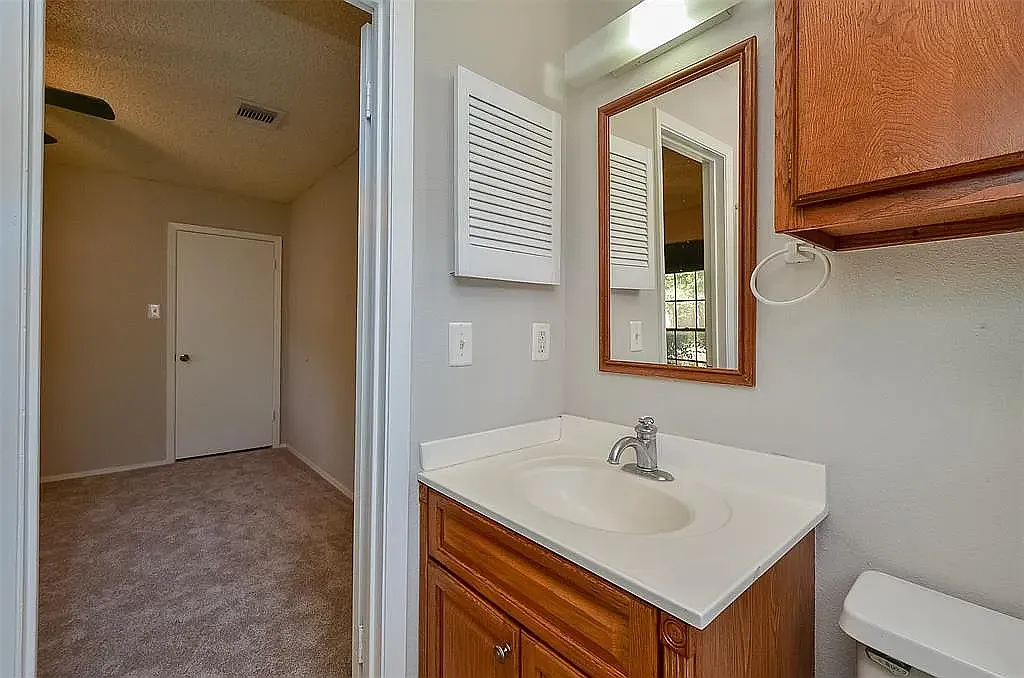 3 bed, 1332 sqft, $1,800 — Photo 2