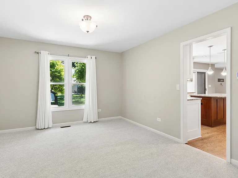 2408 Newport Dr — Photo 2
