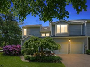 48 Raven Dr, Morristown, NJ 07960