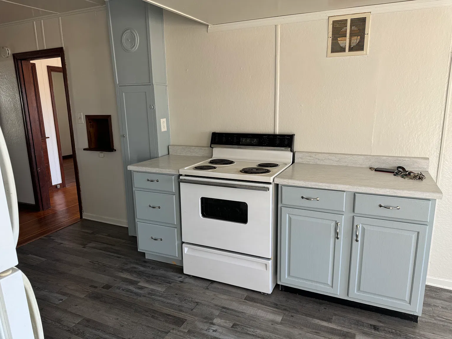 2 bed, 900 sqft, $1,000 — Photo 3