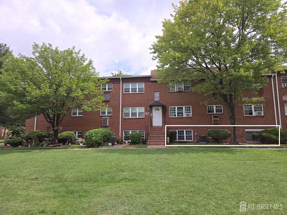 1st image of 334 College Dr