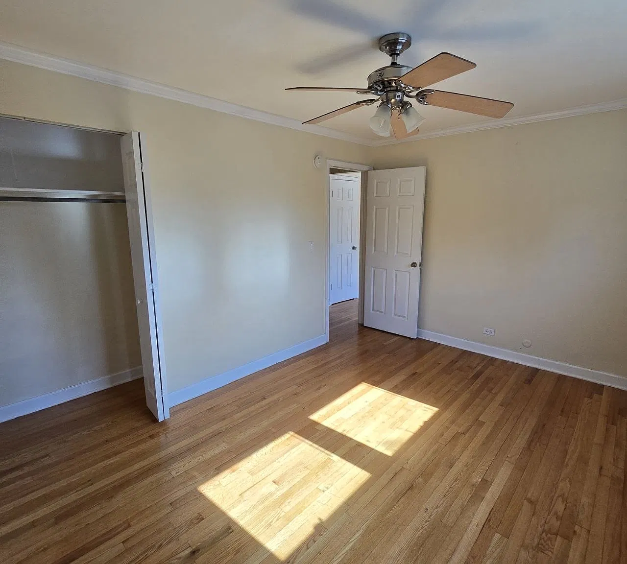 2 bed, 950 sqft, $1,800 — Photo 4